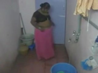 Desi fshat bhabhi indiane aunty i fshehur kamera http://www.xnidhicam.blogspot.com